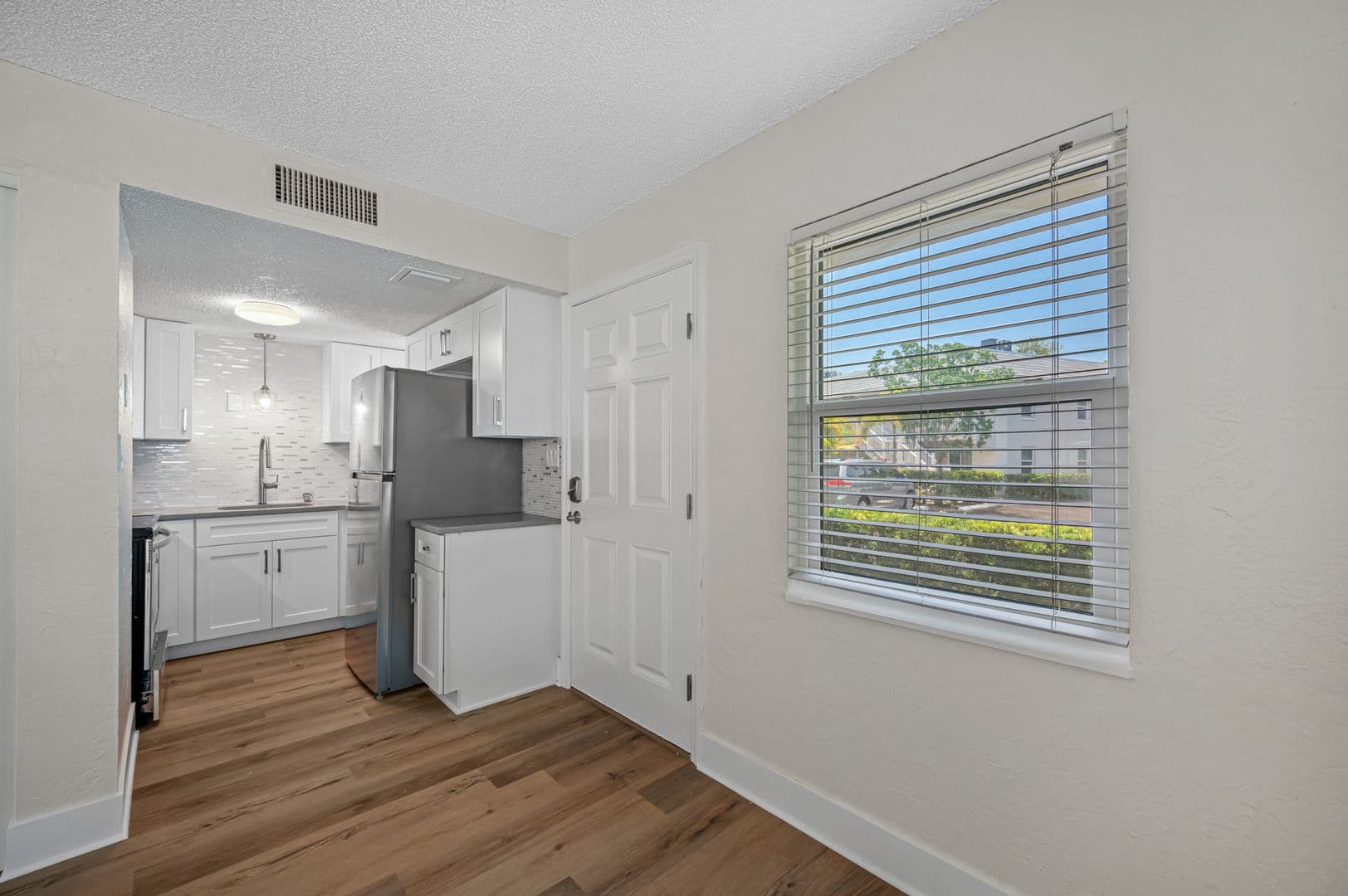 Clearwater Apartment: 1142 Sunset Point Rd