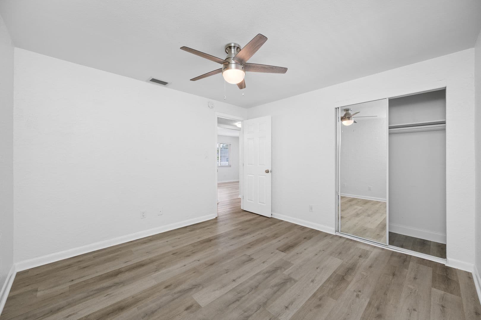 Clearwater Apartment: 1142 Sunset Point Rd