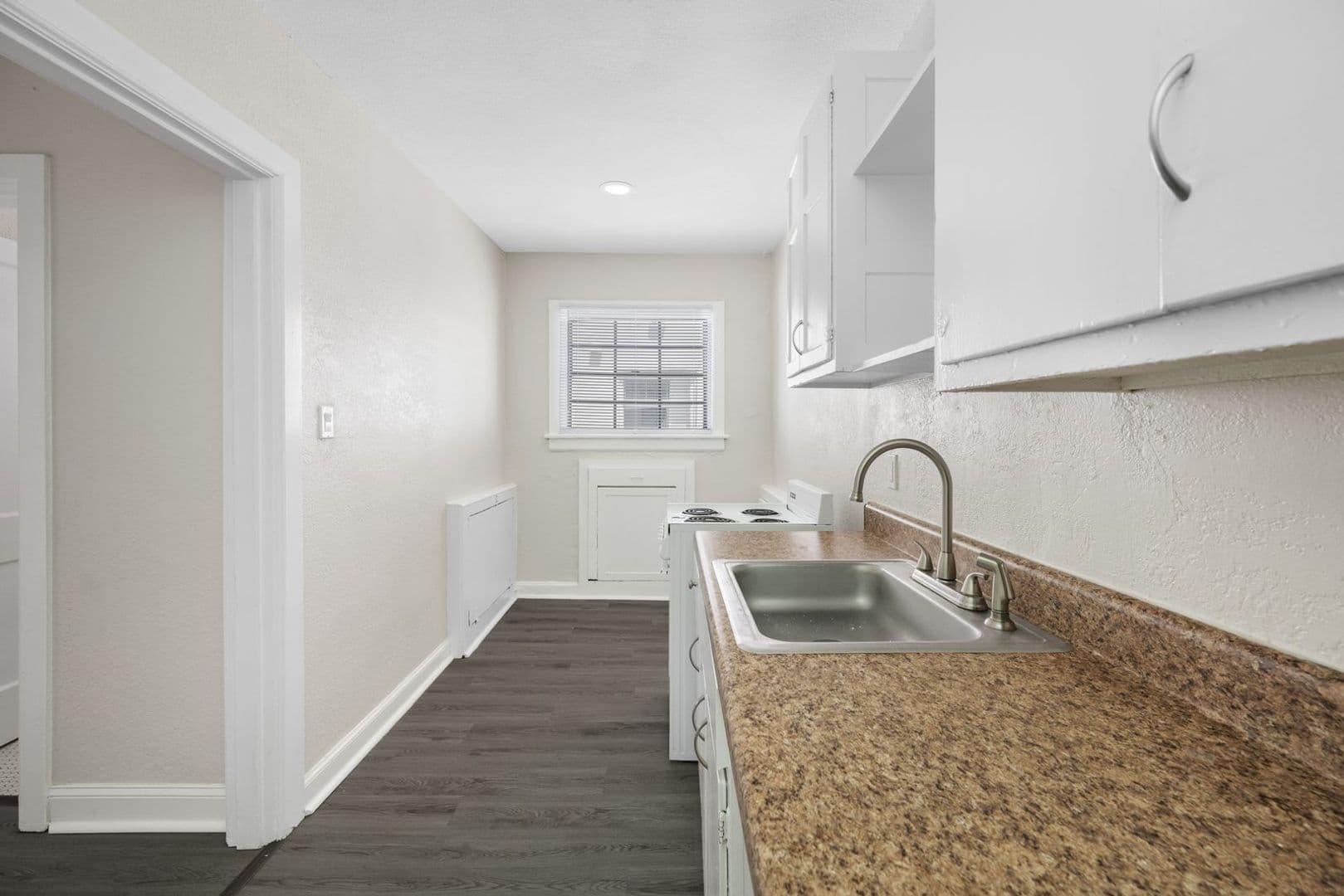 Tampa Apartment: 517 Columbia Dr.