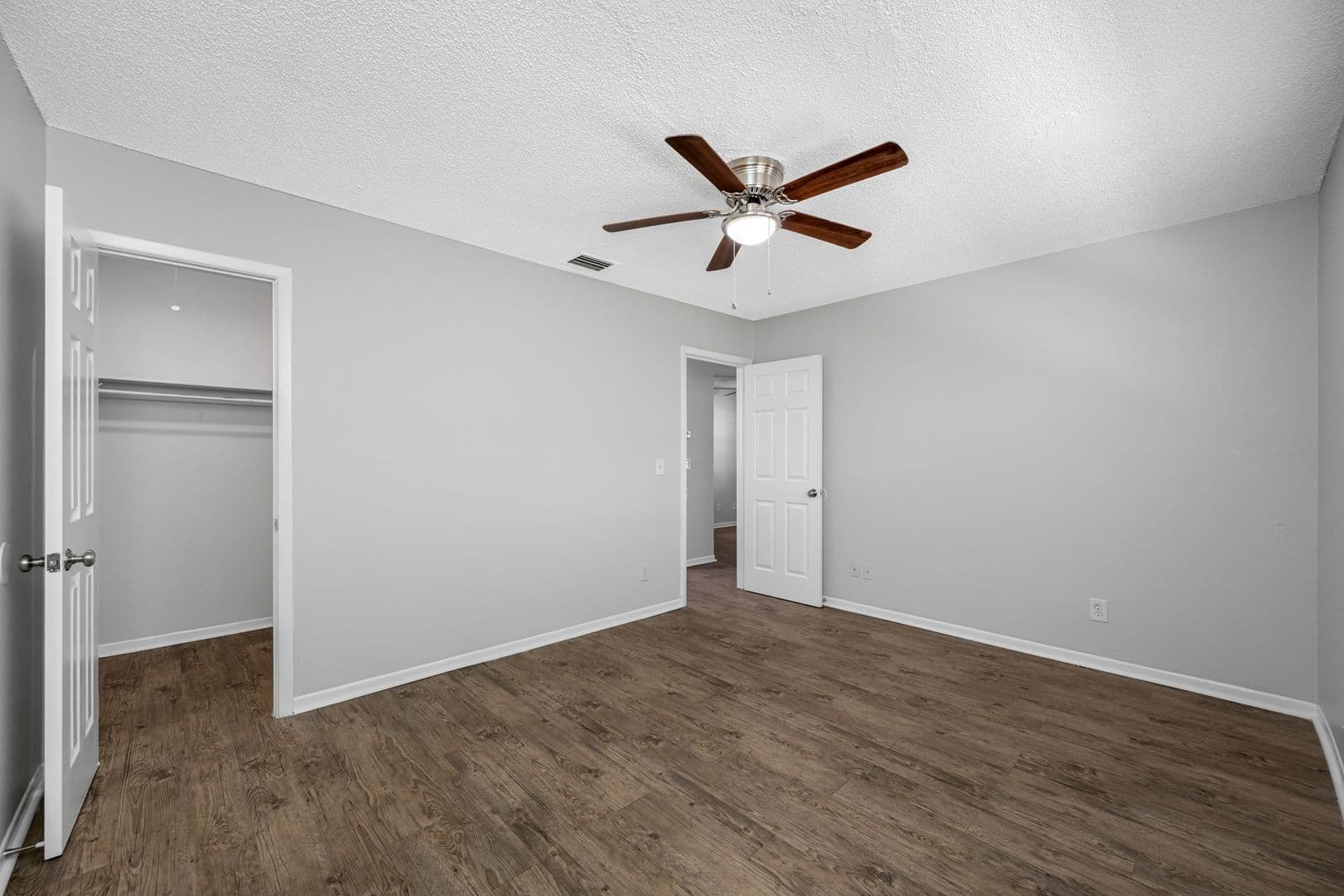 St Petersburg Apartment: 621 88th Ave N