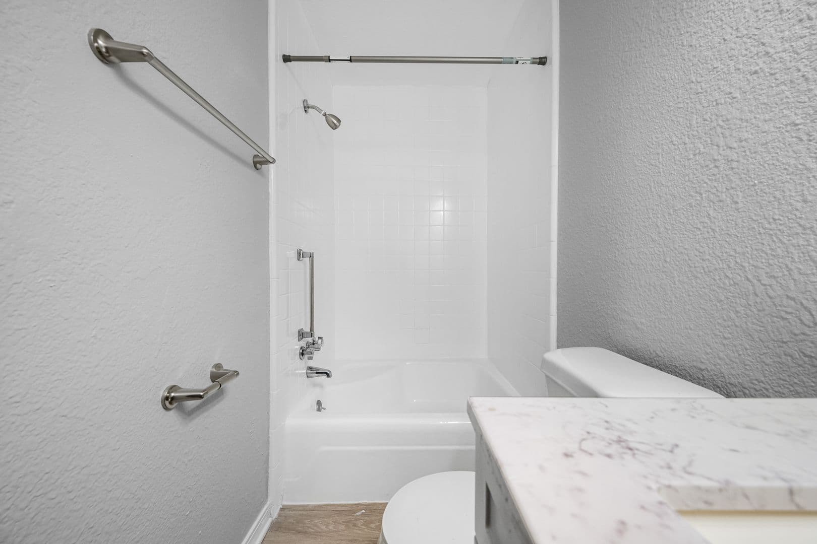Largo Apartment: 1500 W Bay Dr