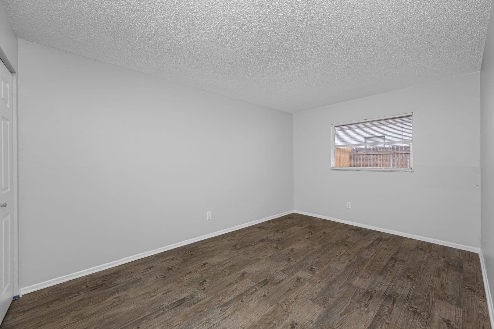 Pinellas Park Apartment: 4520 76th Ave N
