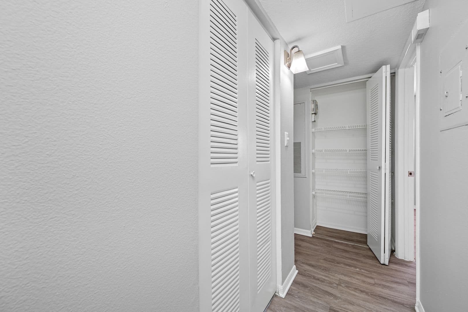 Largo Apartment: 1500 W Bay Dr