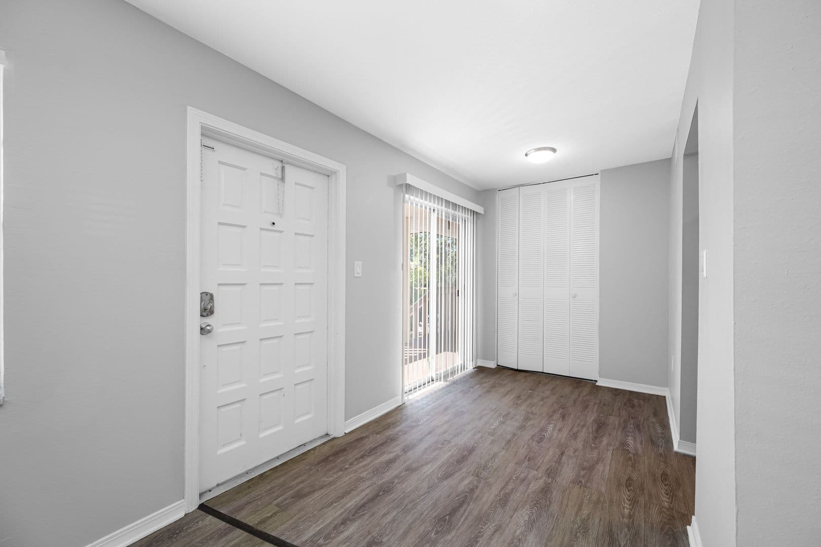 Largo Apartment: 1500 W Bay Dr