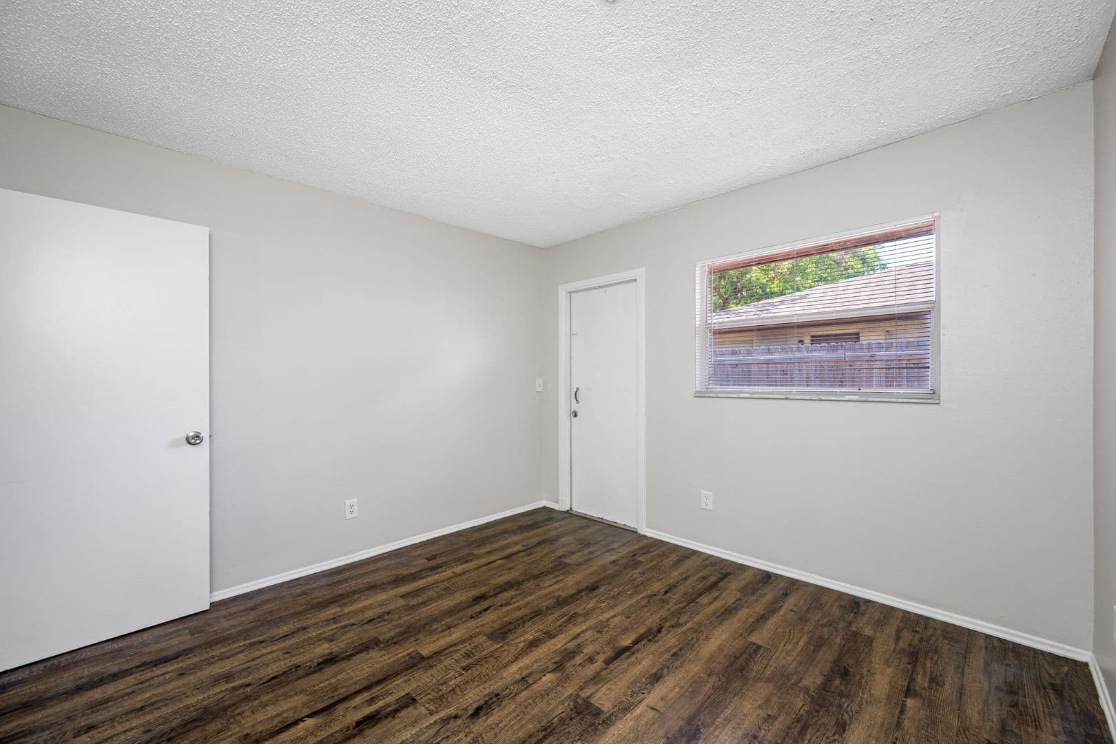 Pinellas Park Apartment: 4520 76th Ave N