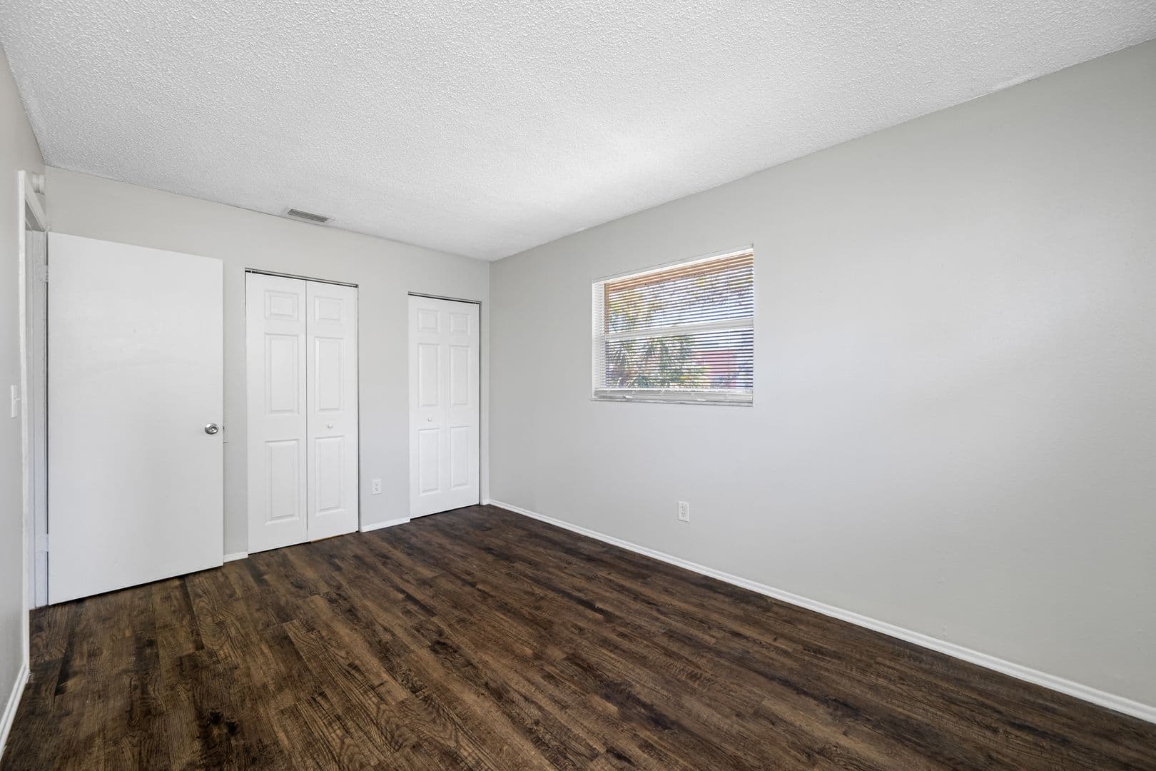 Pinellas Park Apartment: 4520 76th Ave N