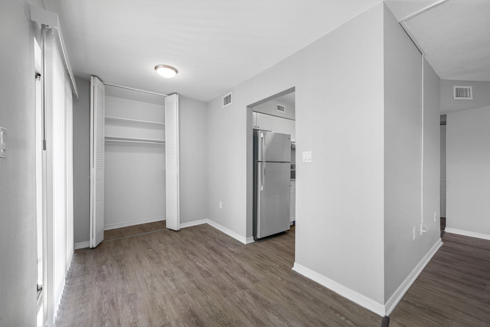 Largo Apartment: 1500 W Bay Dr