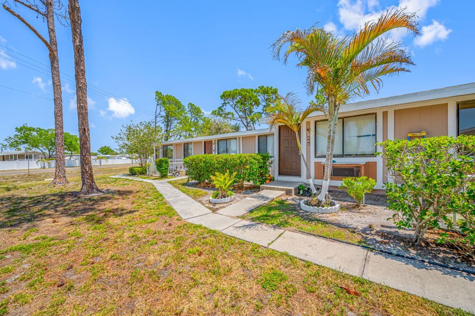 Apollo Beach Apartment: 349 Apollo Beach Blvd