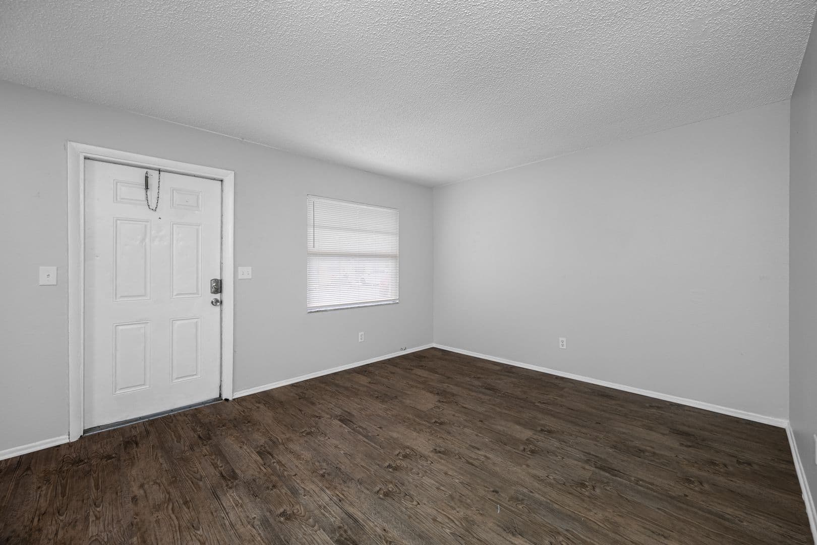 Pinellas Park Apartment: 4520 76th Ave N