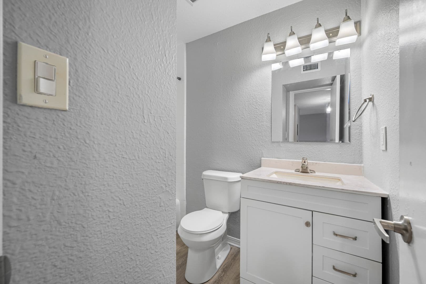 Largo Apartment: 1500 W Bay Dr
