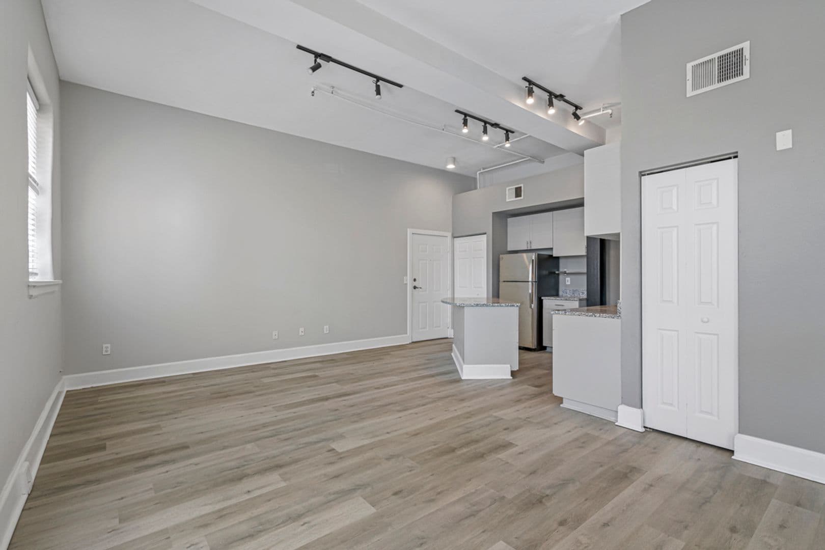 Tampa Apartment: 502 E Ross Ave
