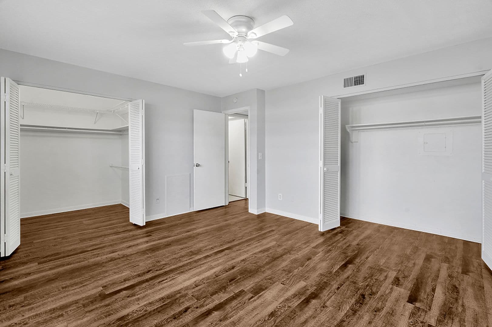 Palm Harbor Apartment: 30 Liberty Way