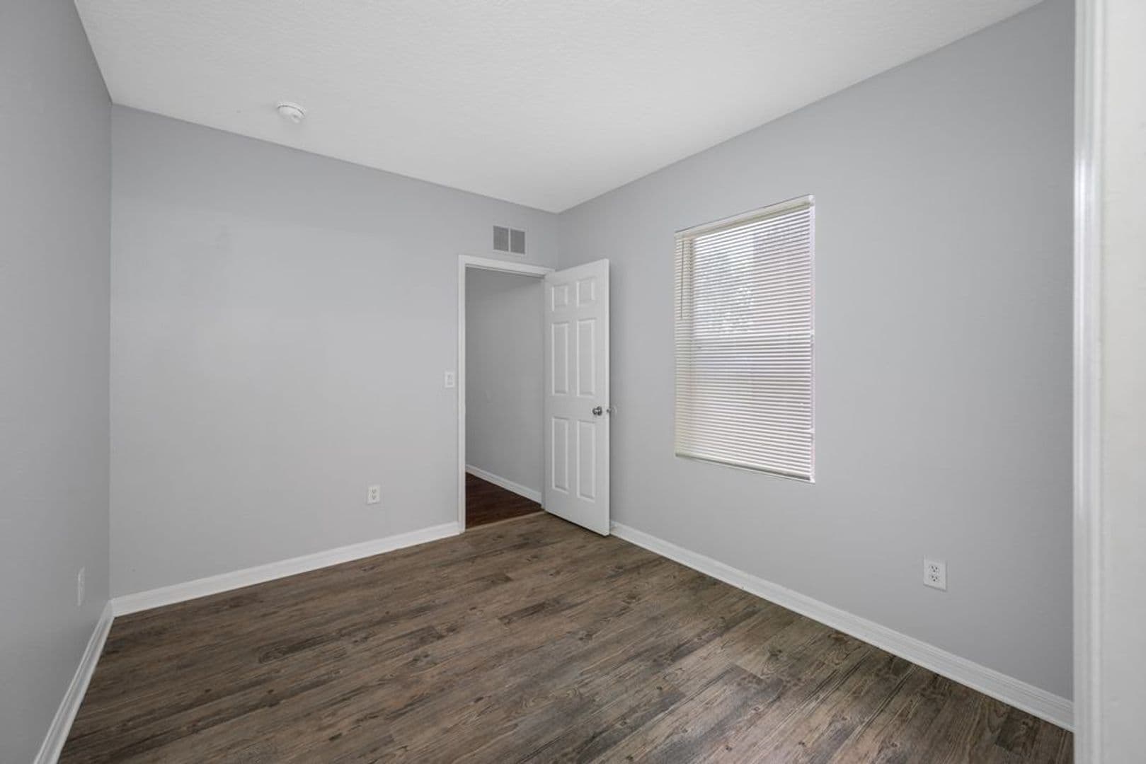 Tampa Apartment: 5709 Las Ventanas Dr