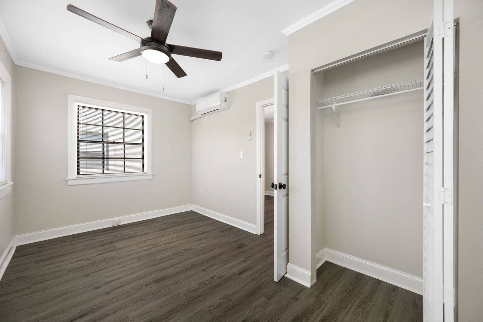 Tampa Apartment: 517 Columbia Dr.