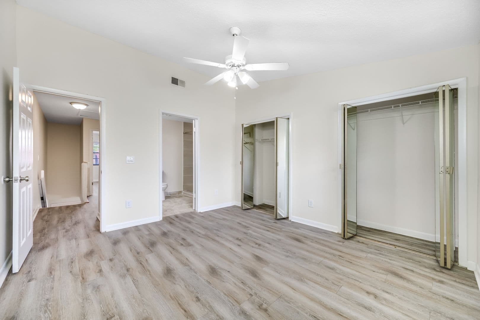Tampa Townhome: 6119 Memorial Hwy