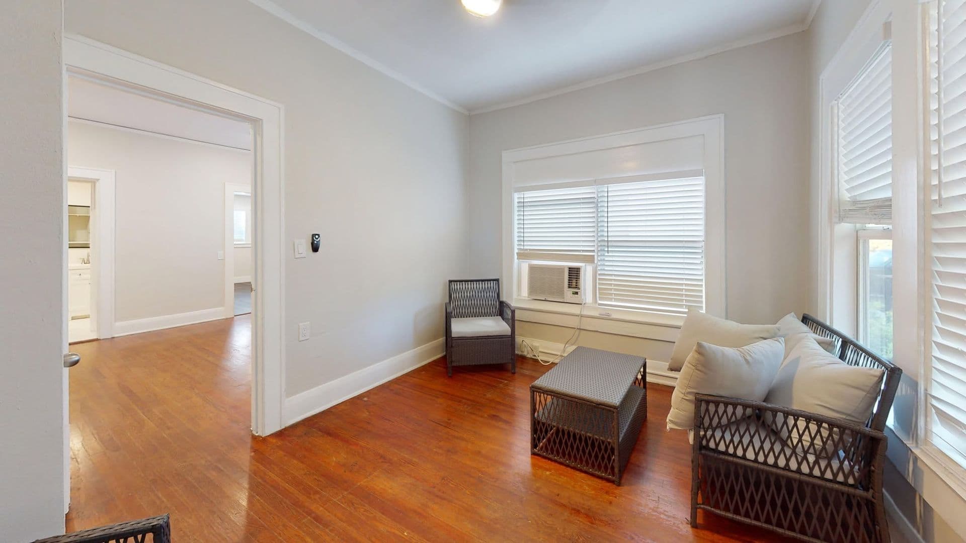 Tampa Apartment: 405 and 409 E Jean St, Tampa FL 33604