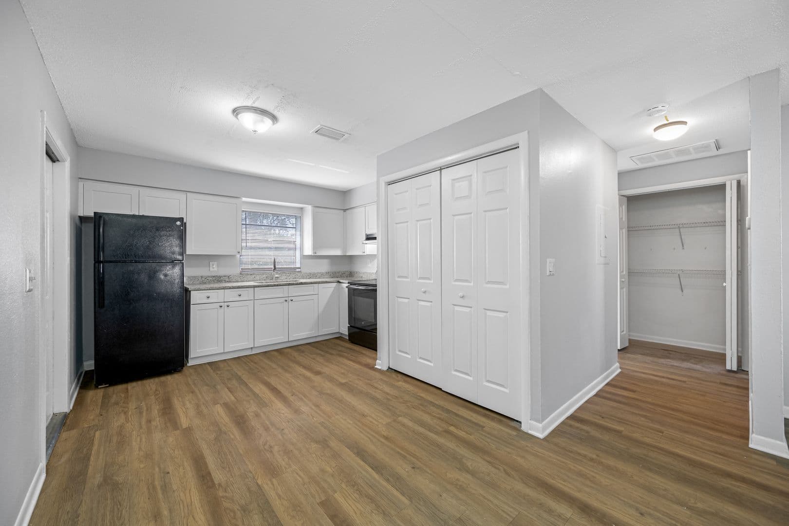Tampa Apartment: 1308 W Waters Ave