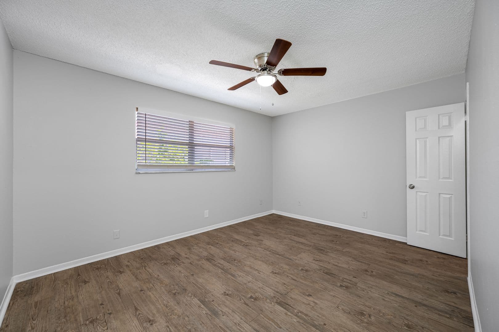 St Petersburg Apartment: 621 88th Ave N