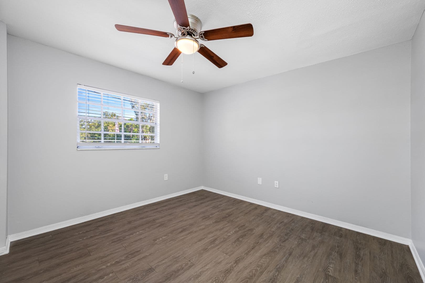 Largo Apartment: 1500 W Bay Dr