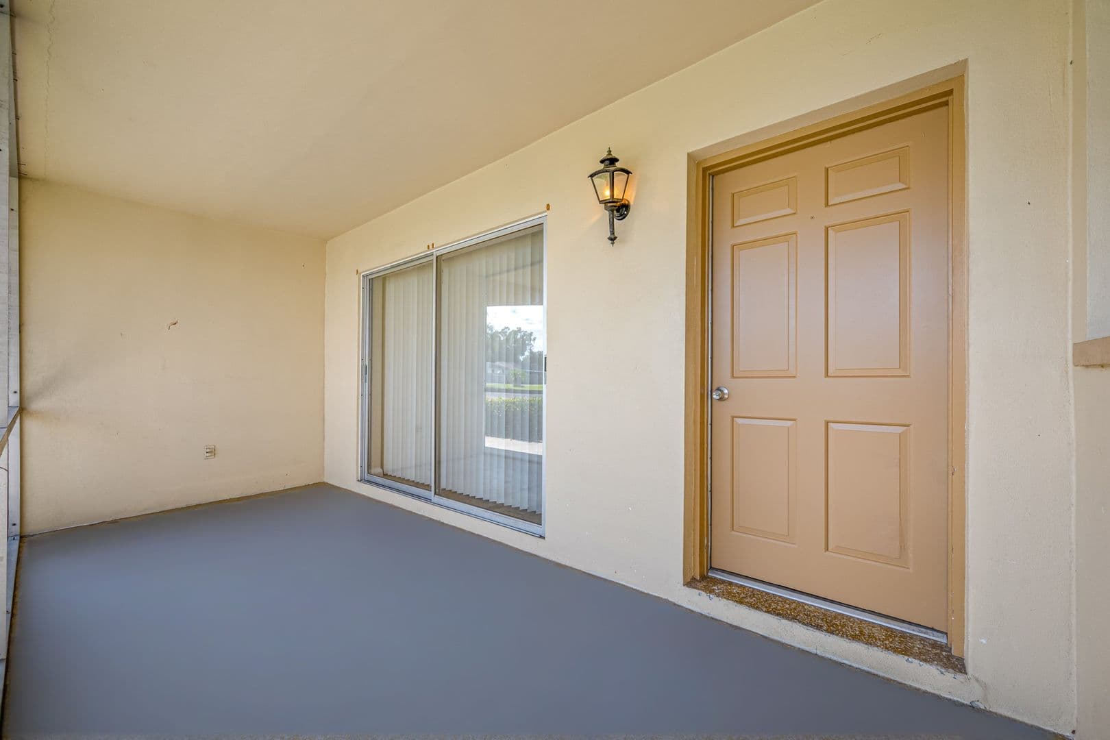 Palm Harbor Apartment: 30 Liberty Way