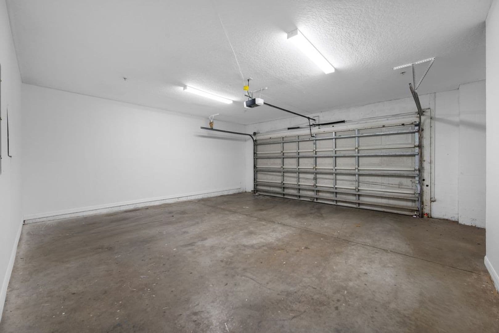 Tampa Apartment: 5709 Las Ventanas Dr