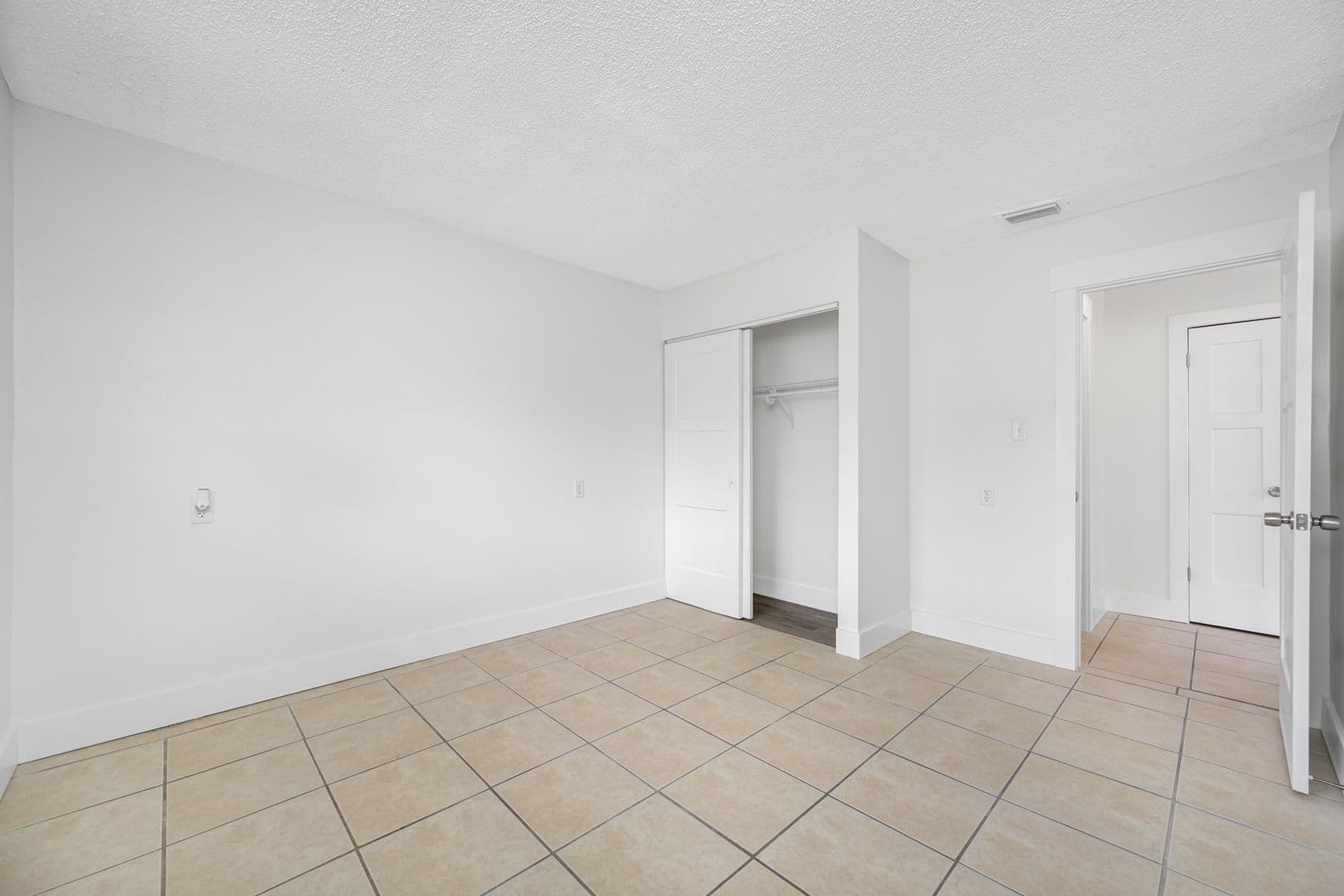 St Petersburg Apartment: 500 89th Avenue N