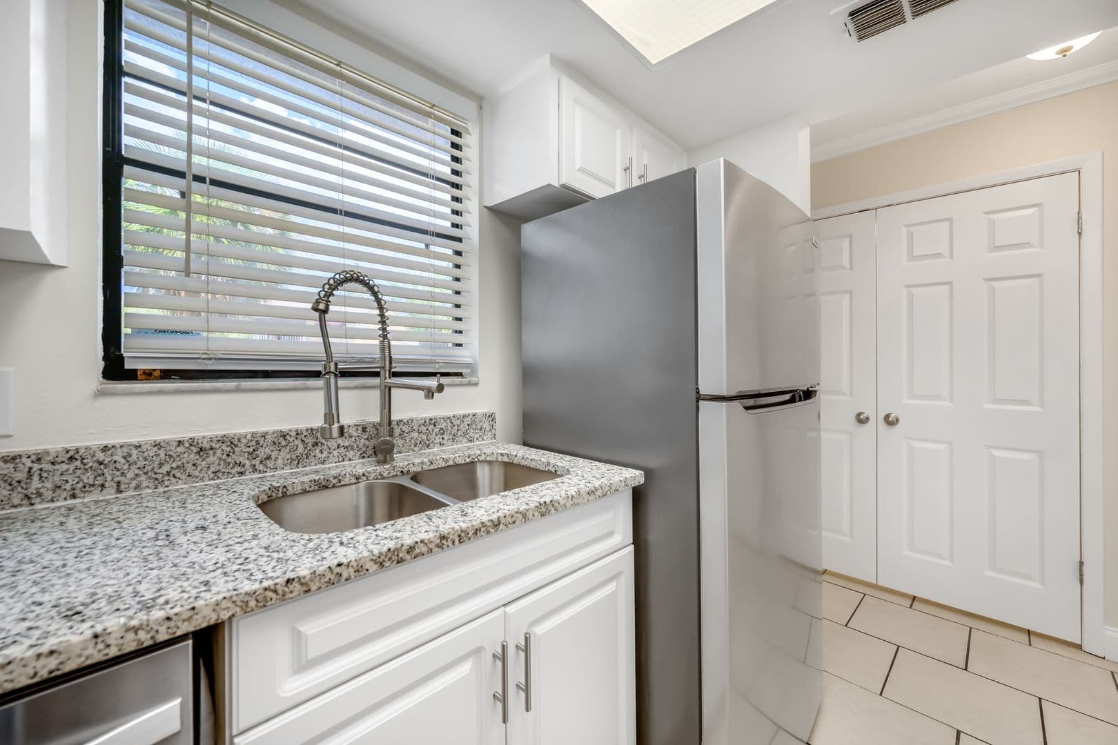 Tampa Townhome: 6119 Memorial Hwy