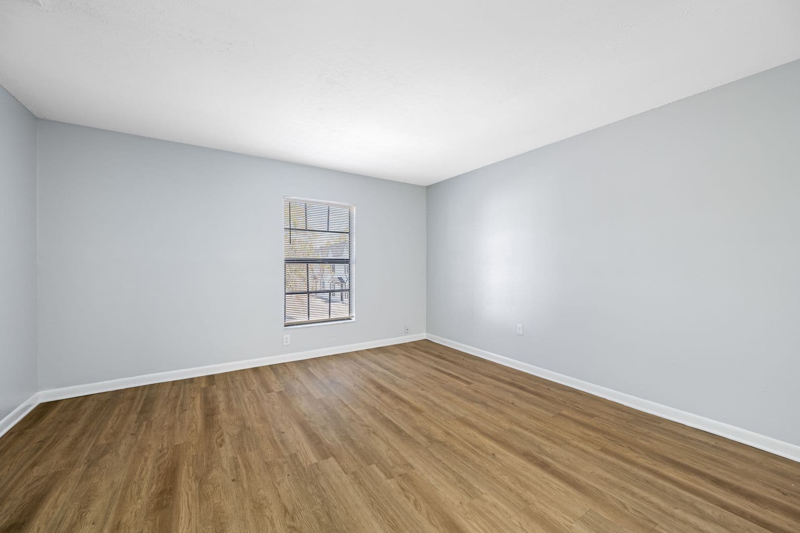 Tampa Apartment: 1308 W Waters Ave