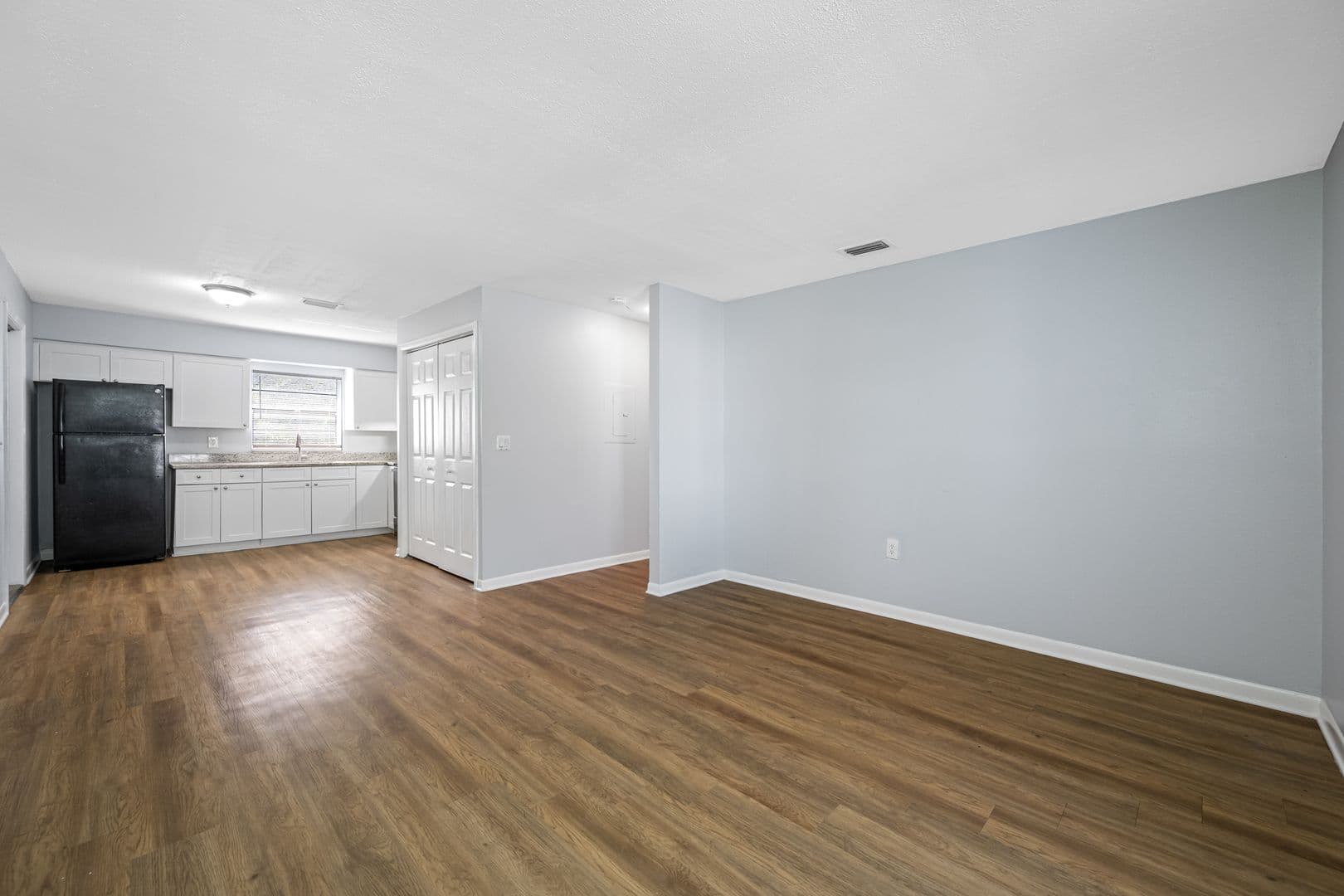 Tampa Apartment: 1308 W Waters Ave
