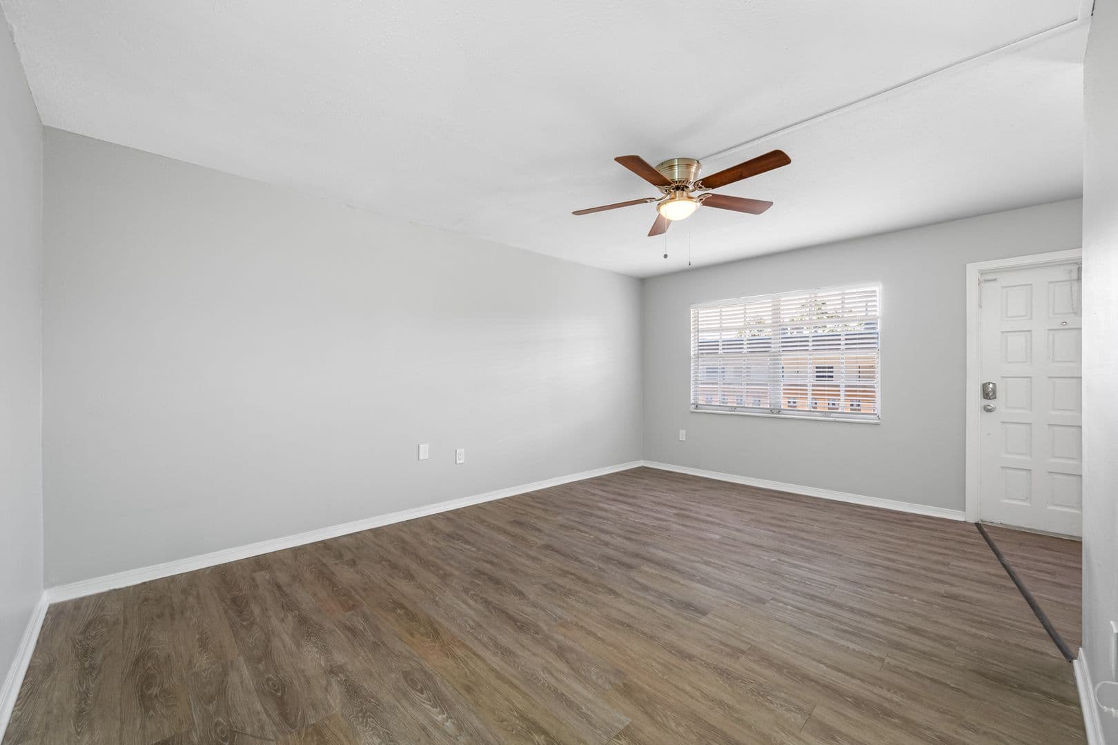 Largo Apartment: 1500 W Bay Dr