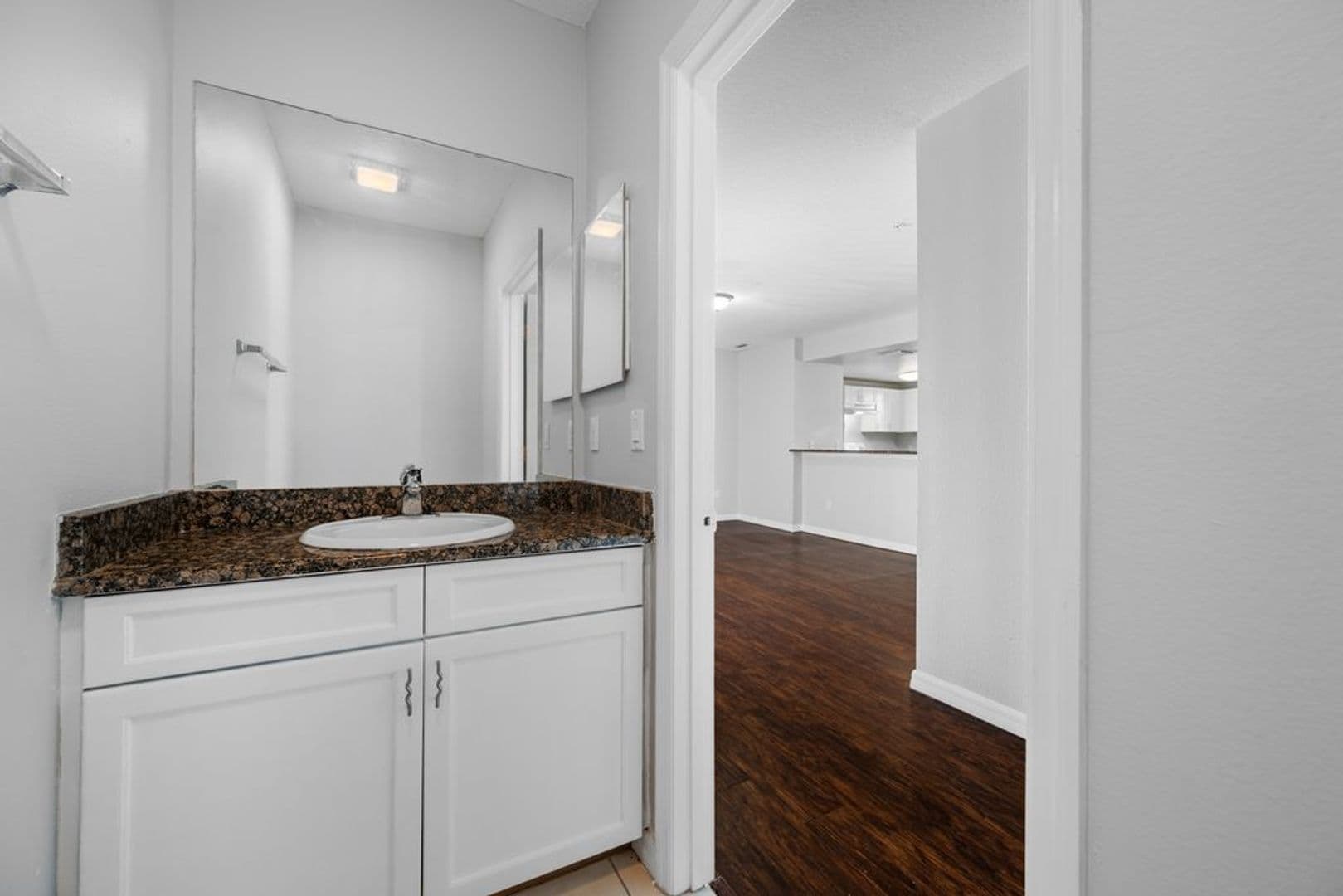 Tampa Apartment: 5709 Las Ventanas Dr