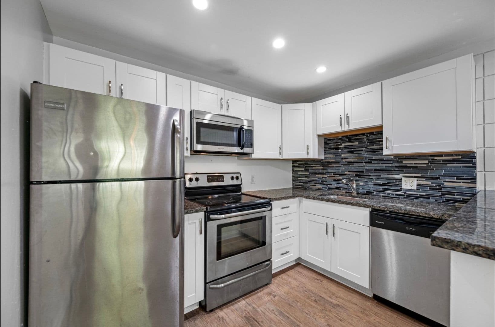 Tampa Apartment: 3211 W De Leon St