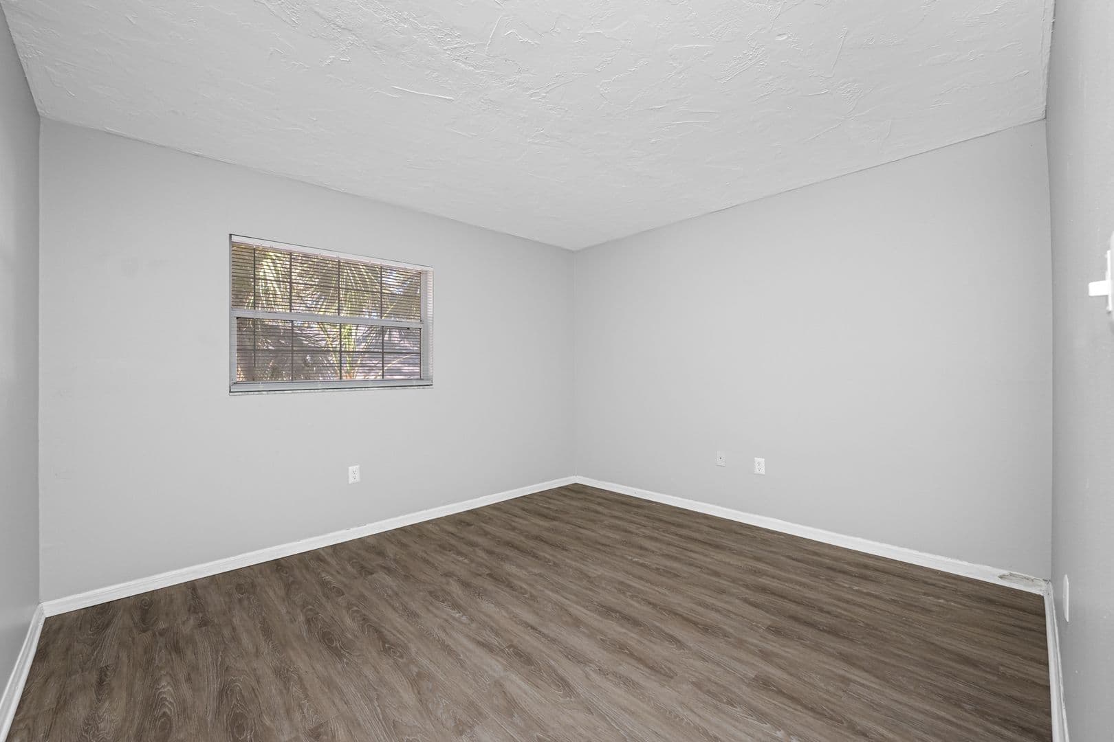Largo Apartment: 1500 W Bay Dr