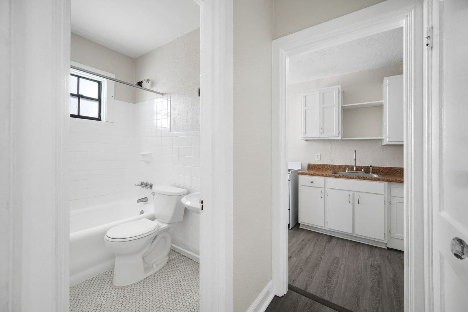 Tampa Apartment: 517 Columbia Dr.