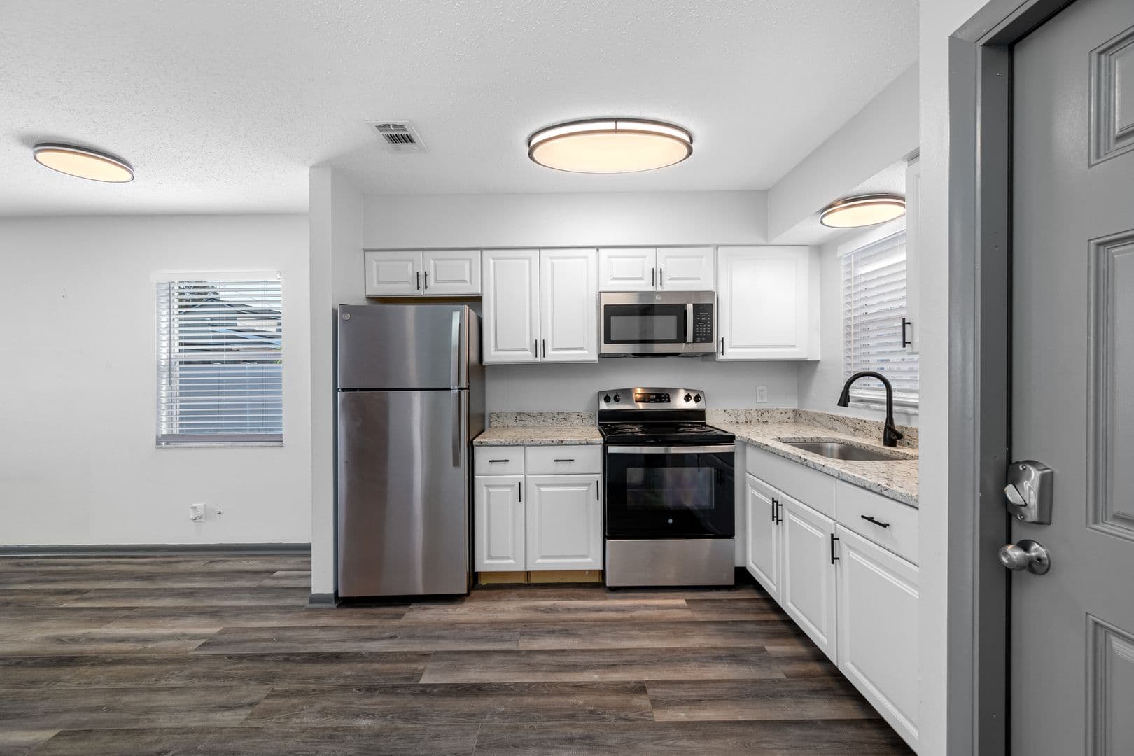 St. Petersburg Apartment: 600 90th Ave N