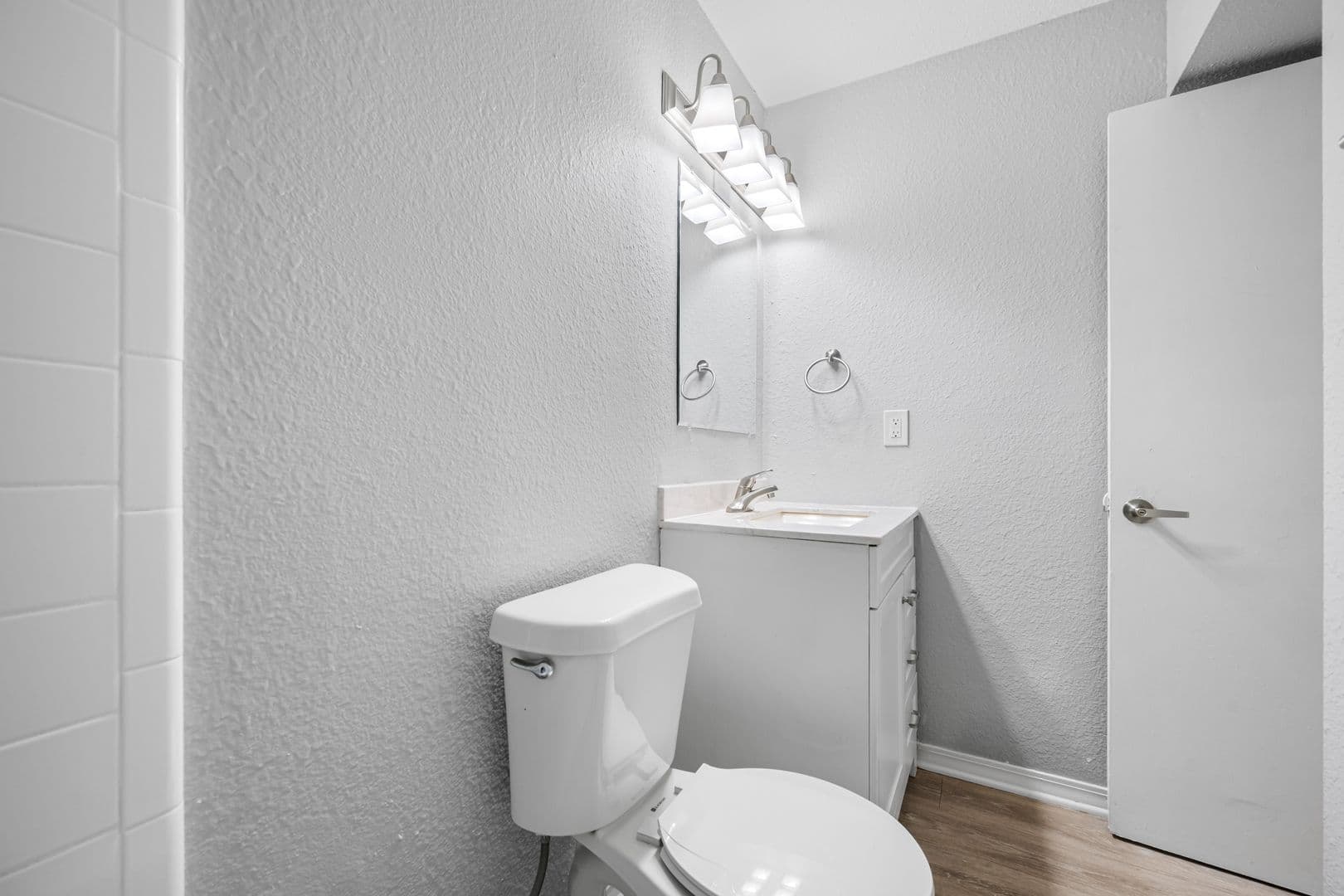 Largo Apartment: 1500 W Bay Dr
