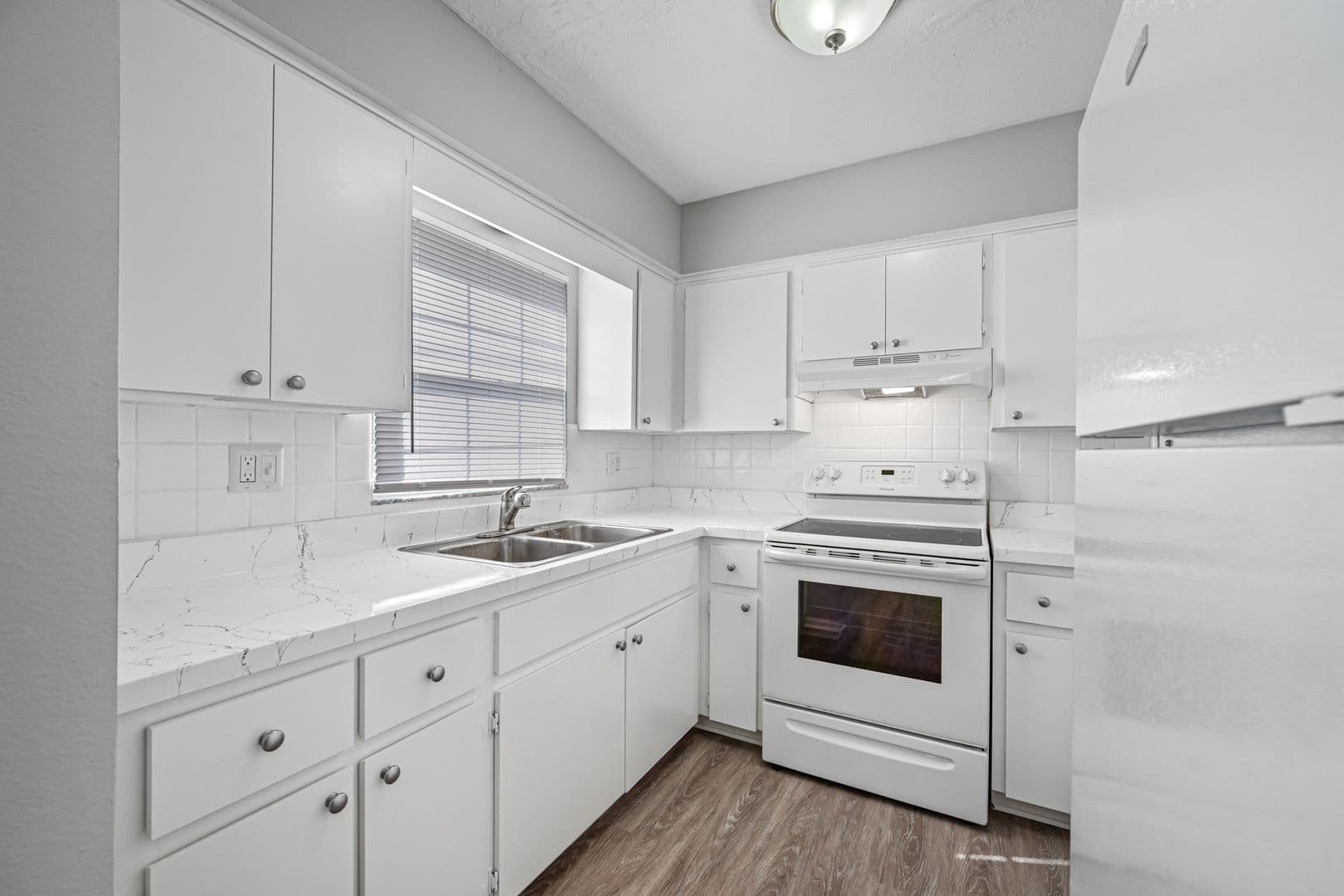 Largo Apartment: 1500 W Bay Dr