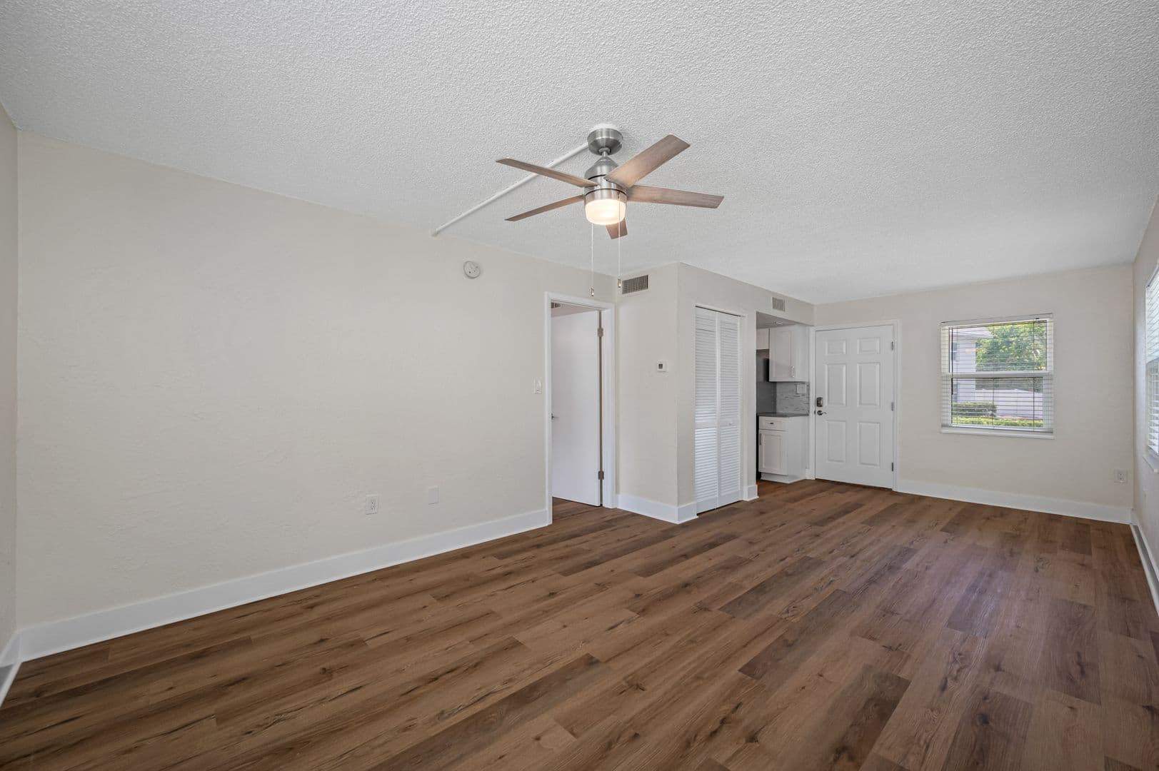 Clearwater Apartment: 1142 Sunset Point Rd