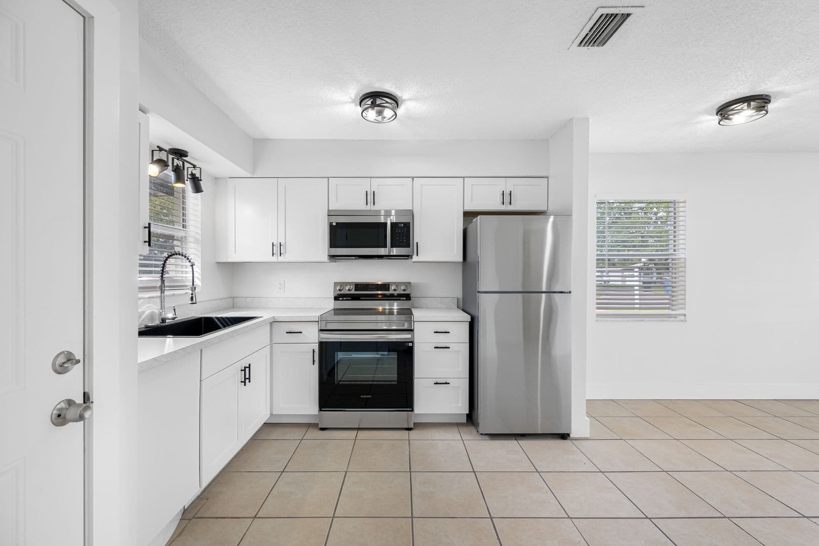 St Petersburg Apartment: 500 89th Avenue N