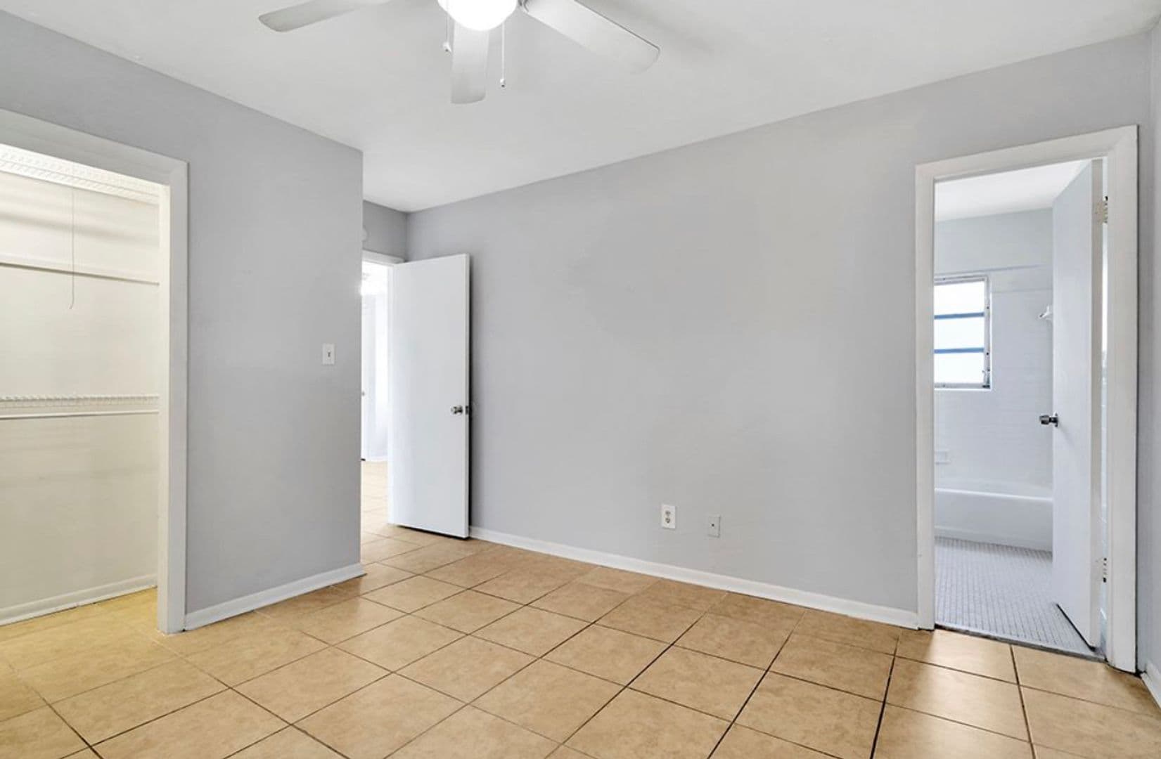 Tampa Apartment: 211 Danube Ave