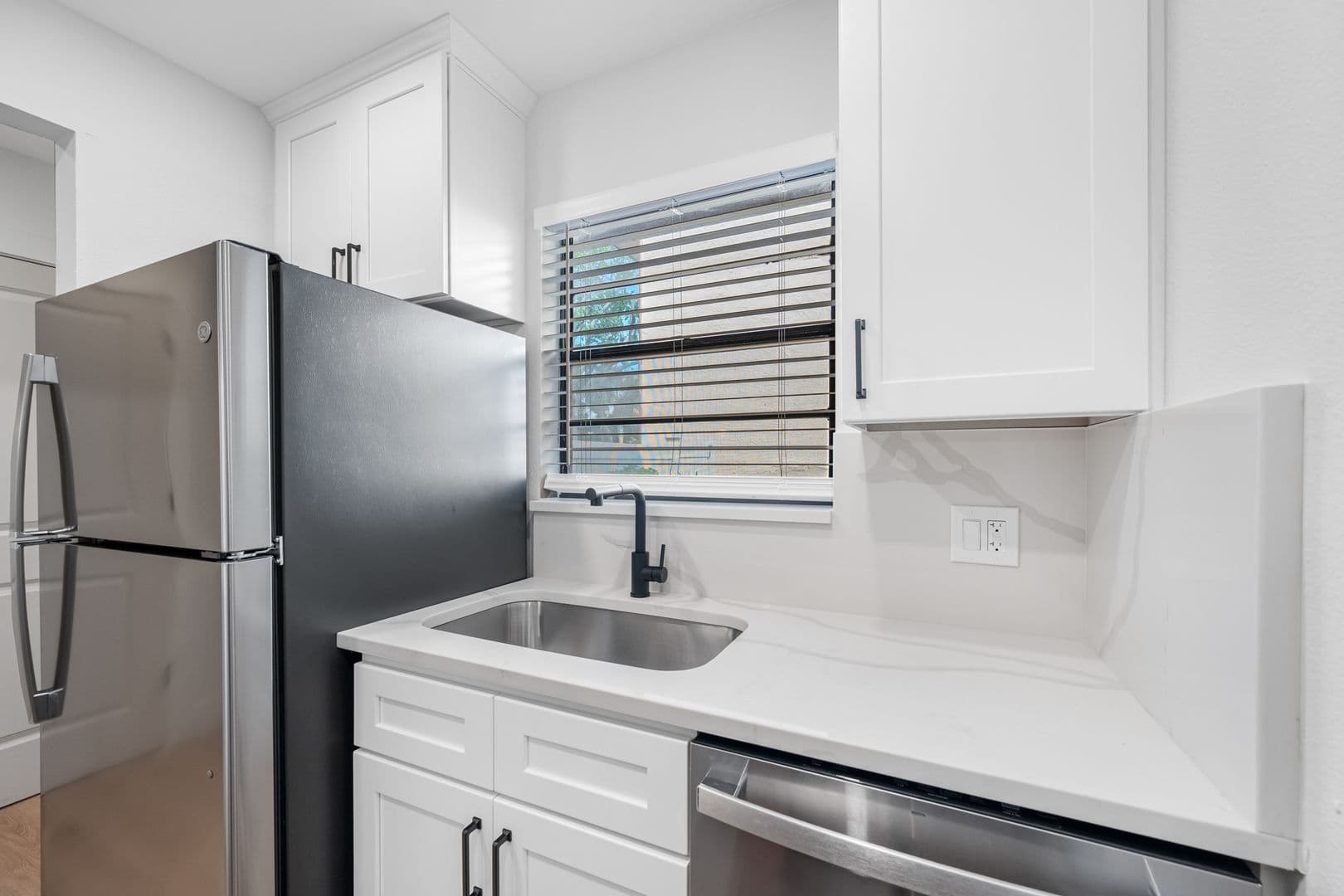Tampa Townhome: 6119 Memorial Hwy