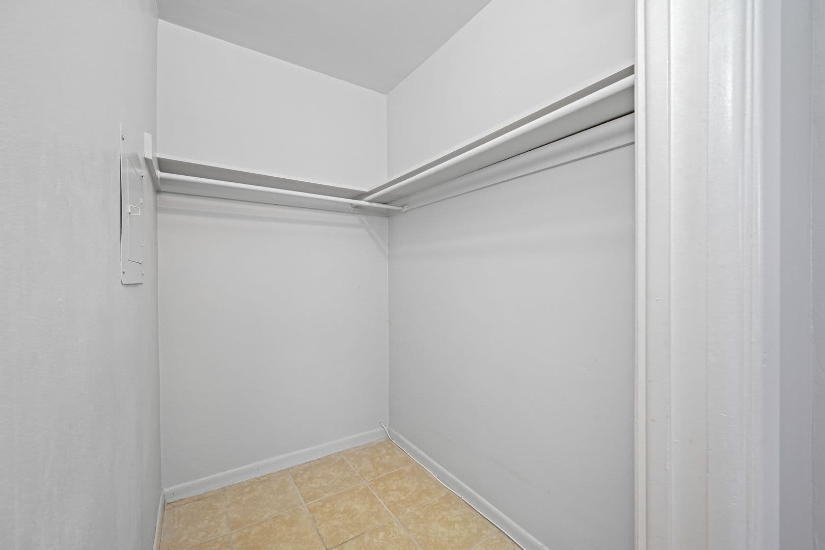 Palm Harbor Apartment: 30 Liberty Way