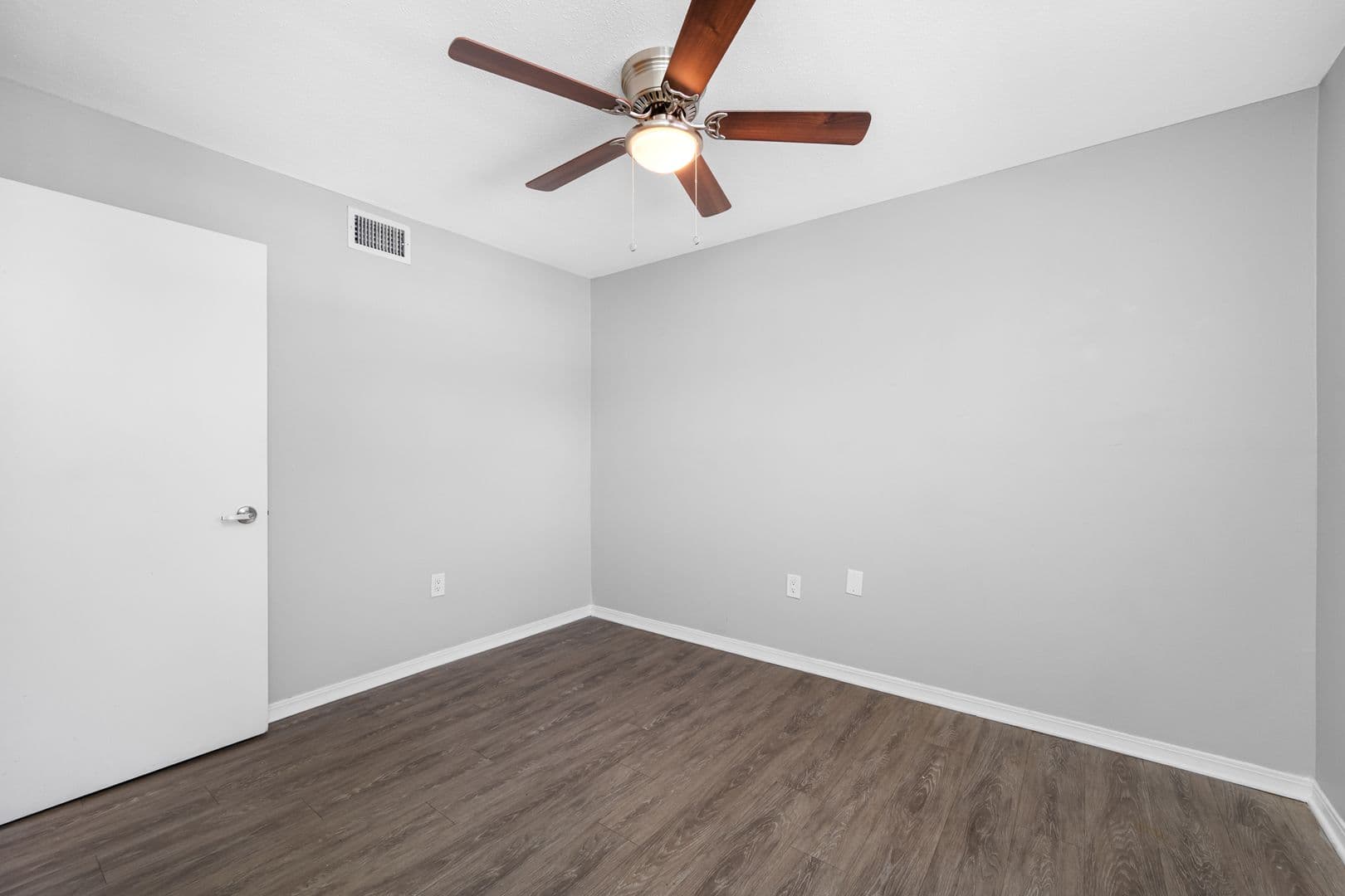 Largo Apartment: 1500 W Bay Dr