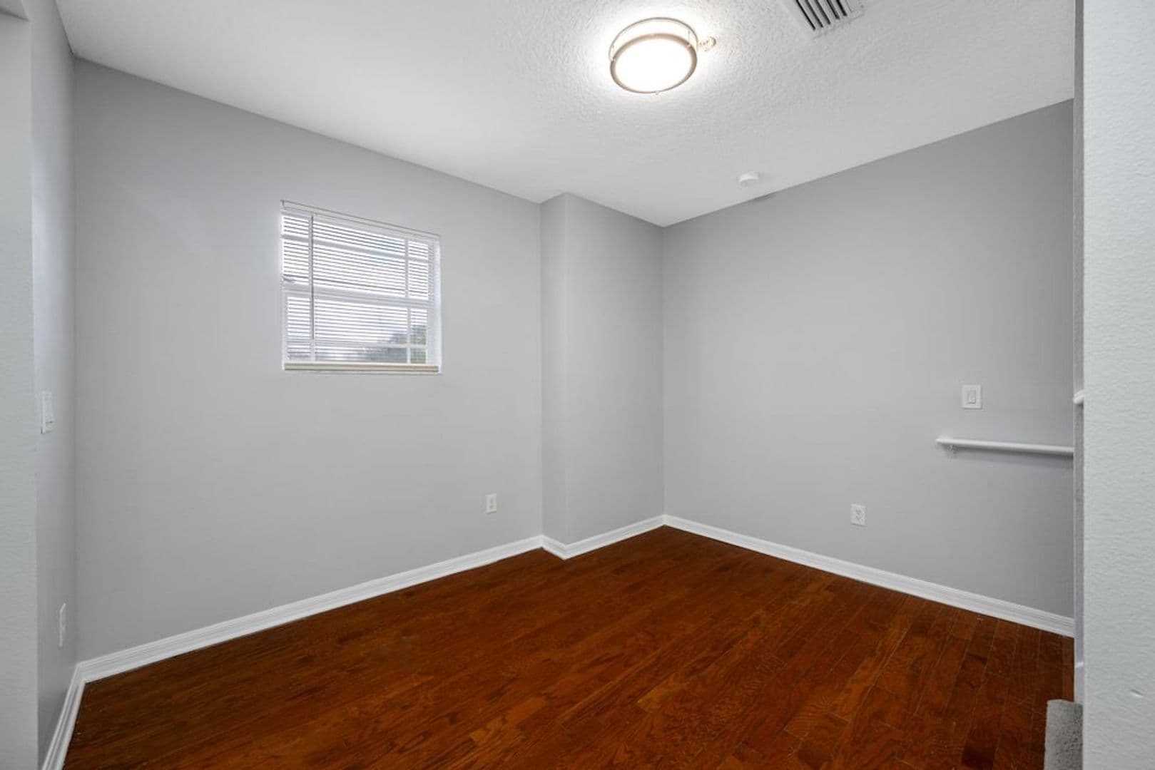 Tampa Apartment: 5709 Las Ventanas Dr