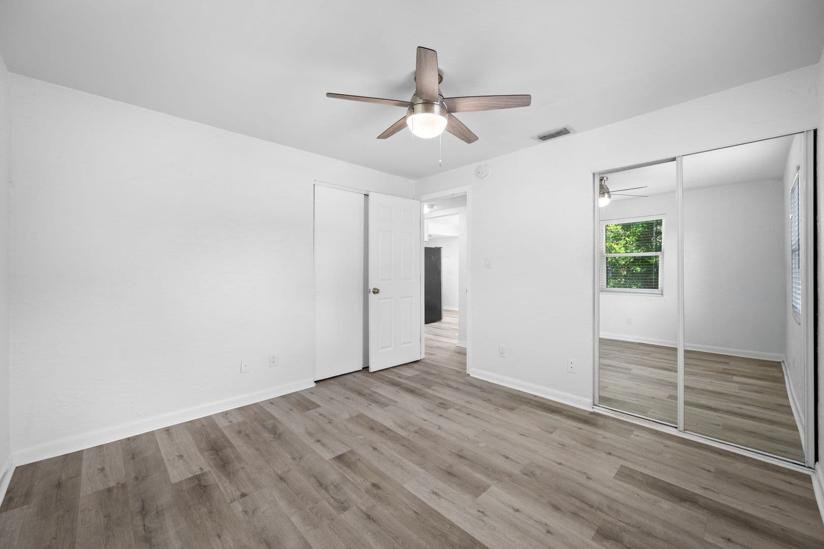 Clearwater Apartment: 1142 Sunset Point Rd