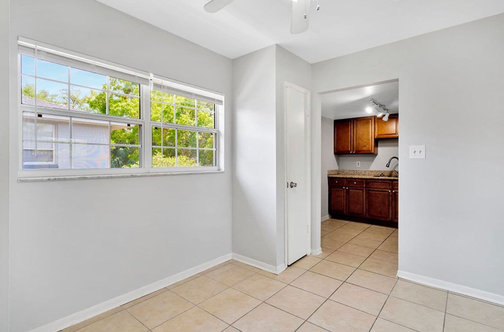 Tampa Apartment: 211 Danube Ave