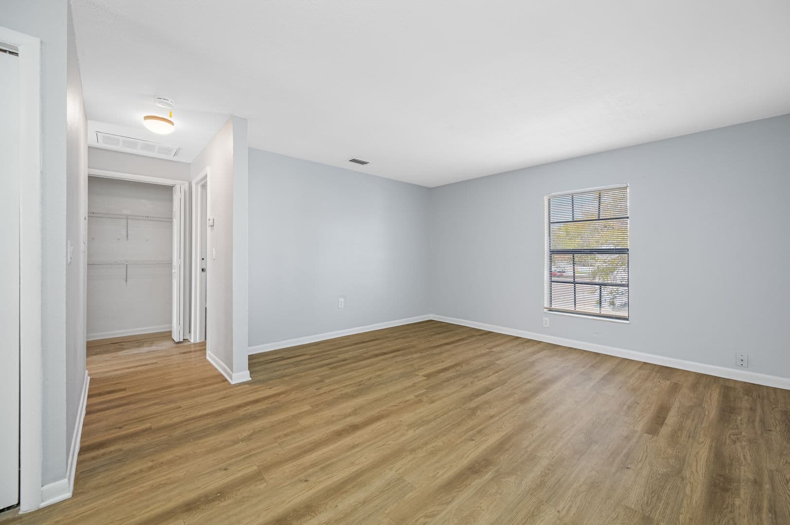 Tampa Apartment: 1308 W Waters Ave