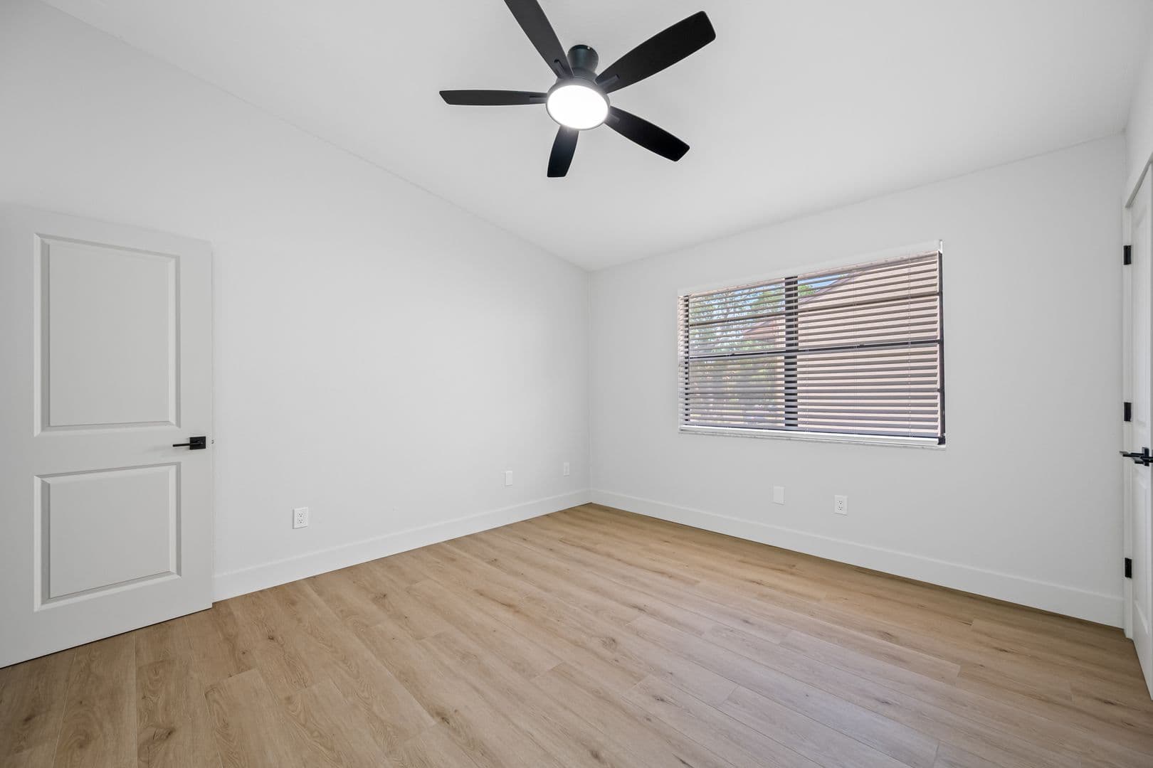 Tampa Townhome: 6119 Memorial Hwy