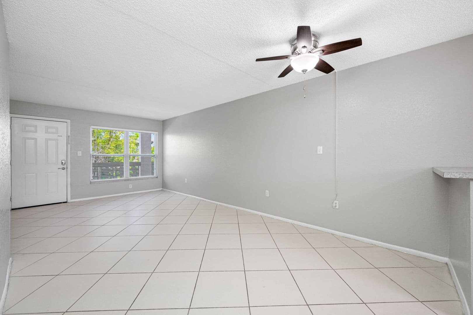 Kenneth City Apartment: 5870 56th Ave N