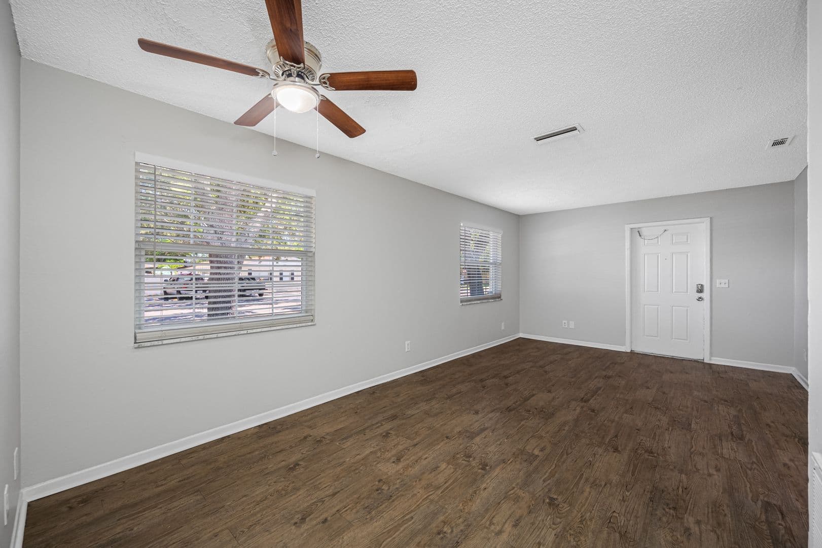 St Petersburg Apartment: 621 88th Ave N